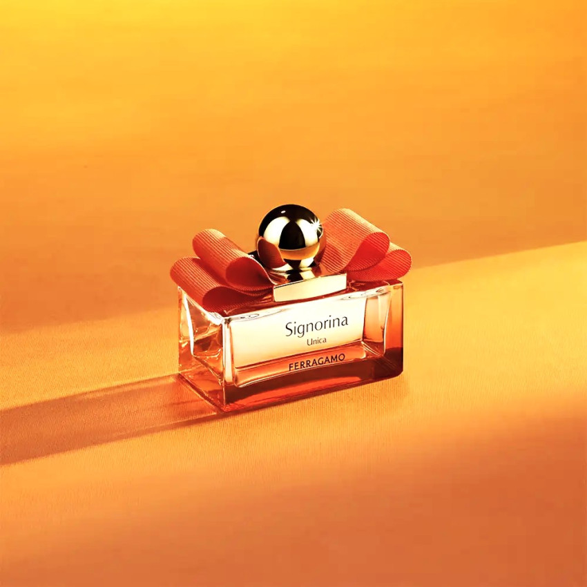 Set Cadou Salvatore Ferragamo Signorina Unica For Women EDP 100 ml + Loțiune de Corp 50 ml + Miniatură EDP 5 ml